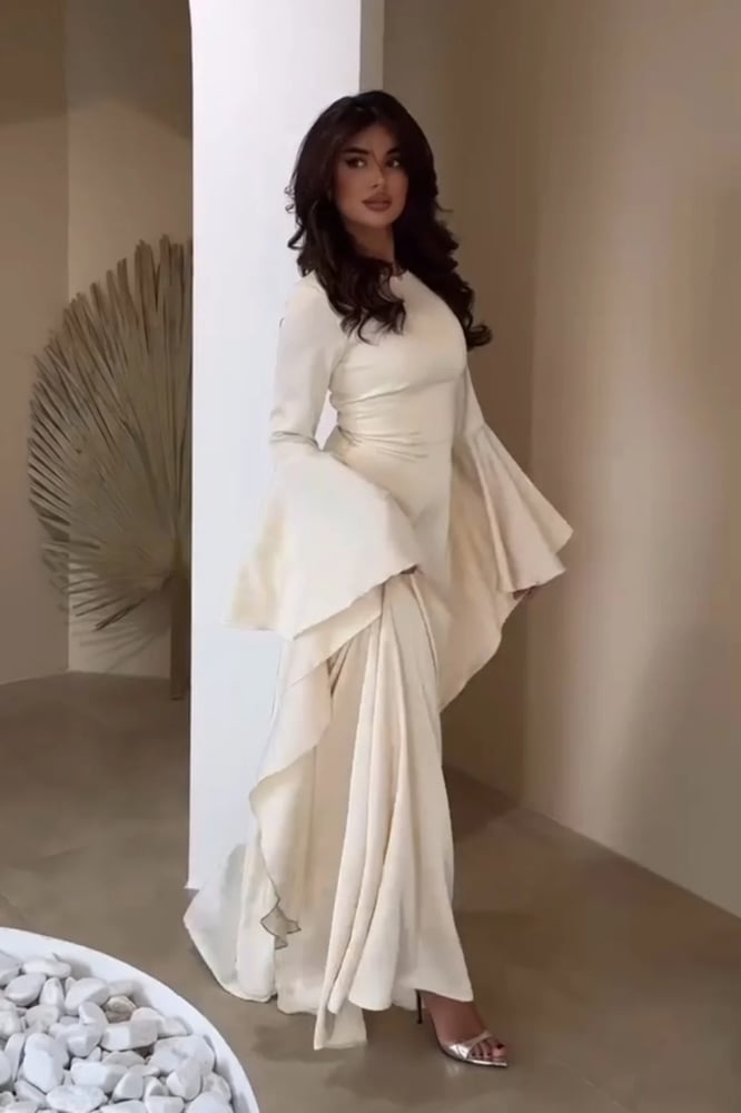 Dress made of Korean silk crinkle fabric with a beautiful design