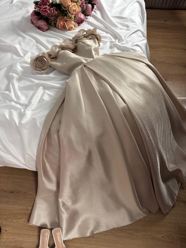 6788 فستان سهره