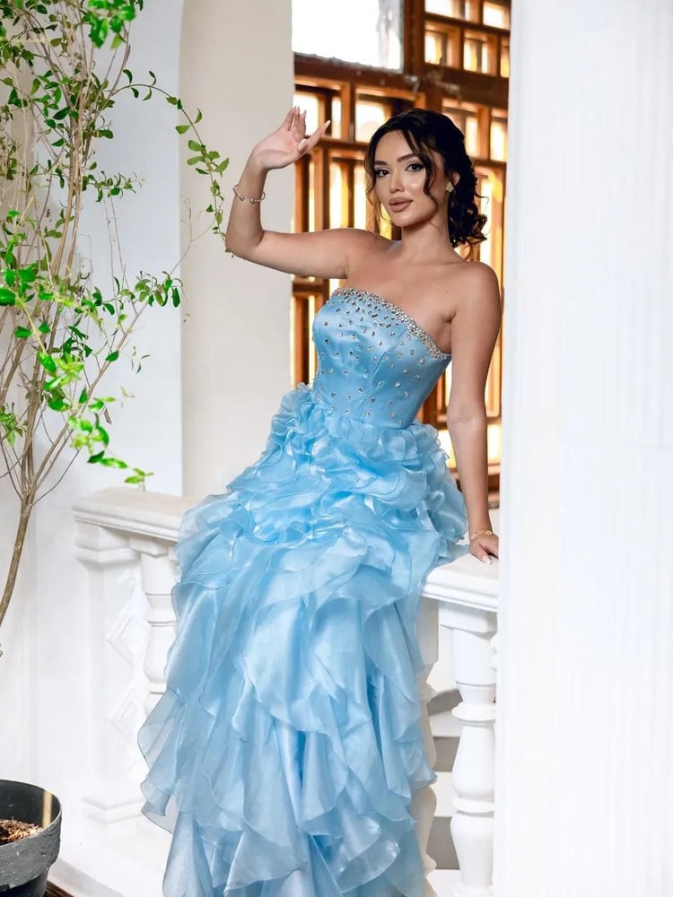 7660 Sky-colored puffed dress