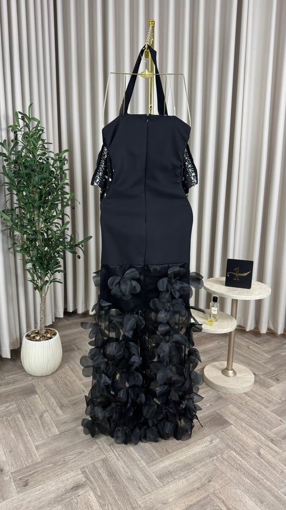 رقم 9474 فستان اسود تطريز