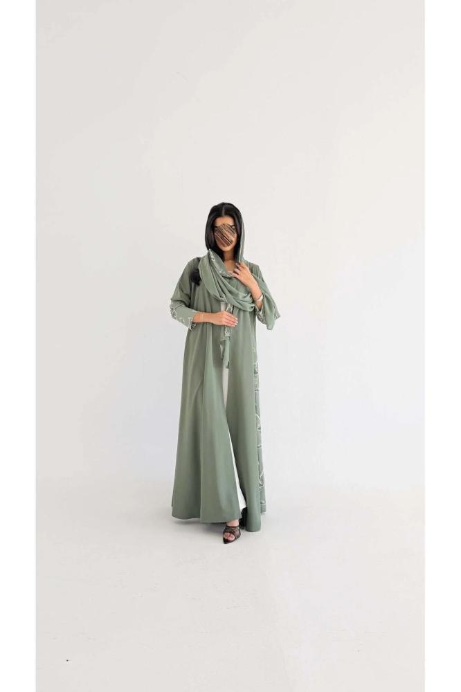 عباية كريب مطرزة طراز mwt1130