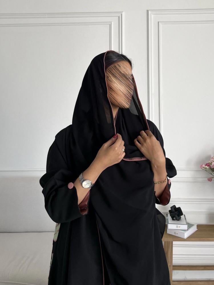 عباية كريب واقف تطريز كمبيوتر