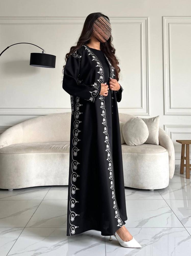 عباية كريب سوداء بتطريز هاري يدوي