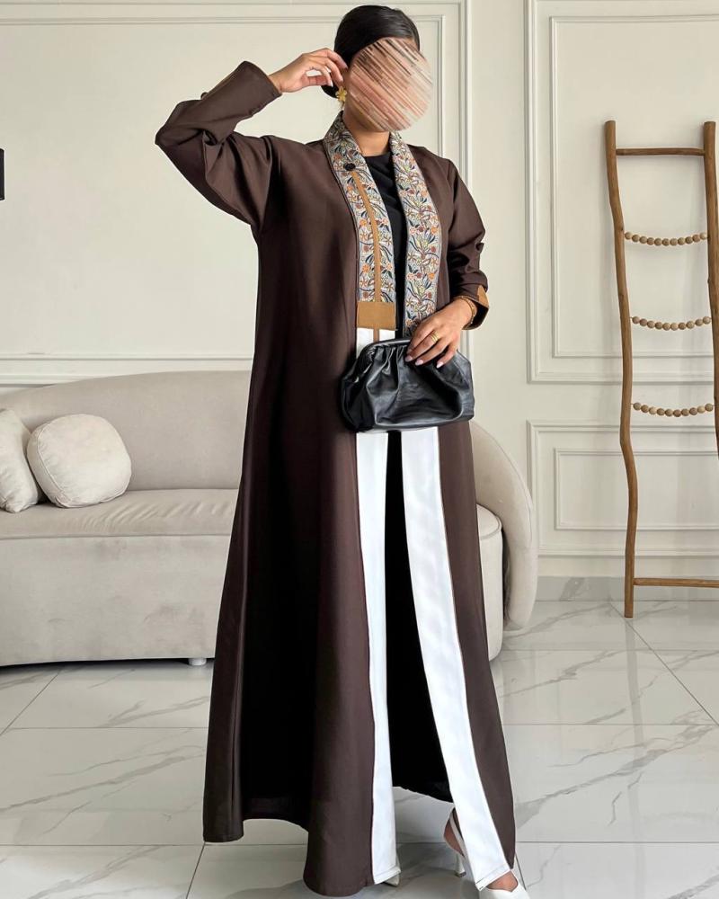 عباية بني فاخرة بياقة مشجرة وأمام أبيض