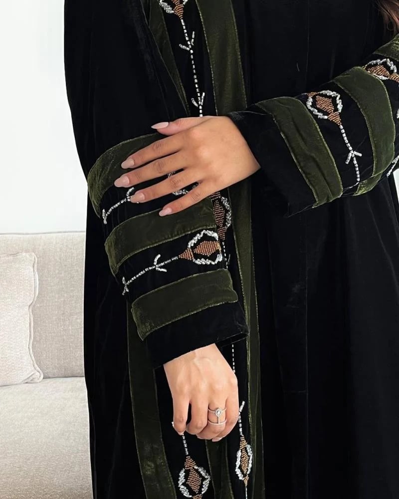 عباية مخمل شك يدوي