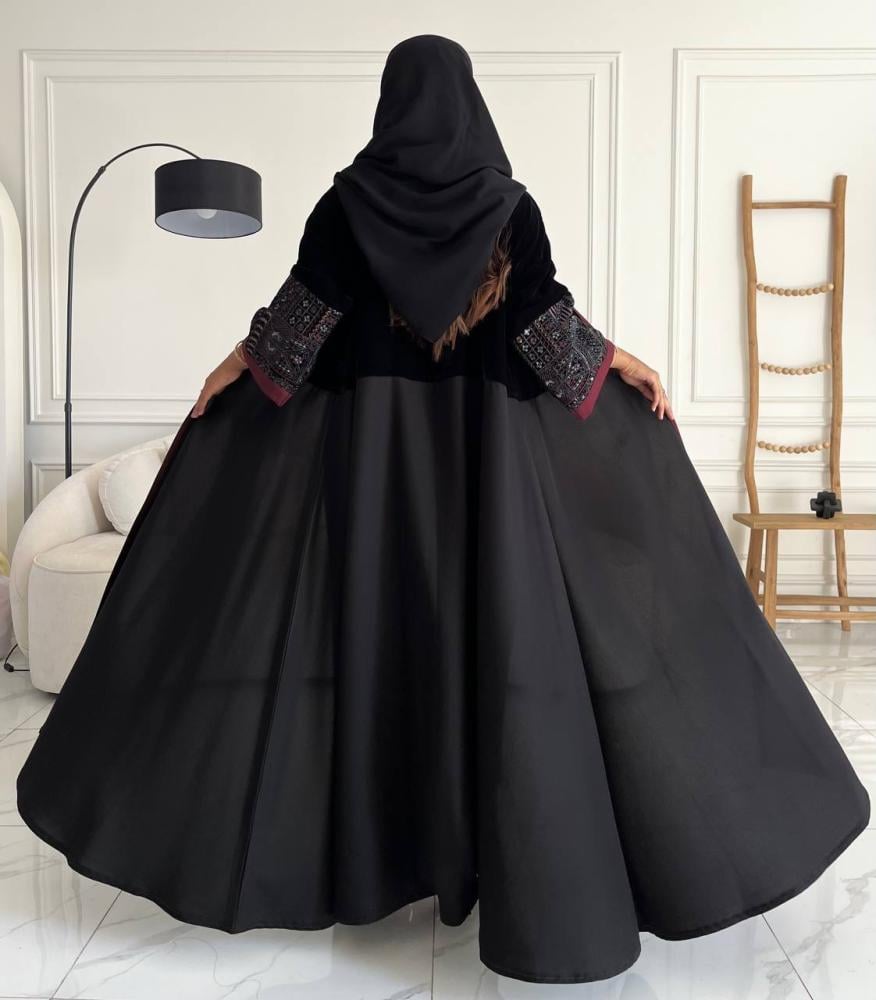 عباية نص مخمل كلوش بأكمام زخرفية