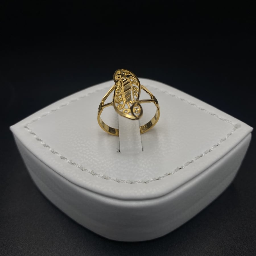 21 karat gold ring, weight 2.41 grams