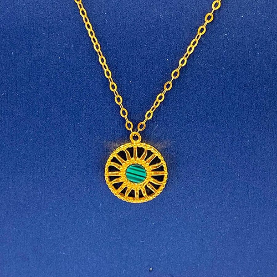 21 karat gold necklace, weight 2.2 grams