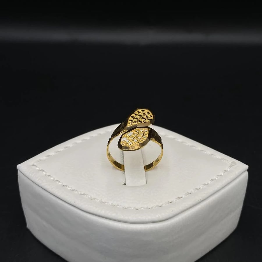 21 karat gold ring, weight 3.00 grams