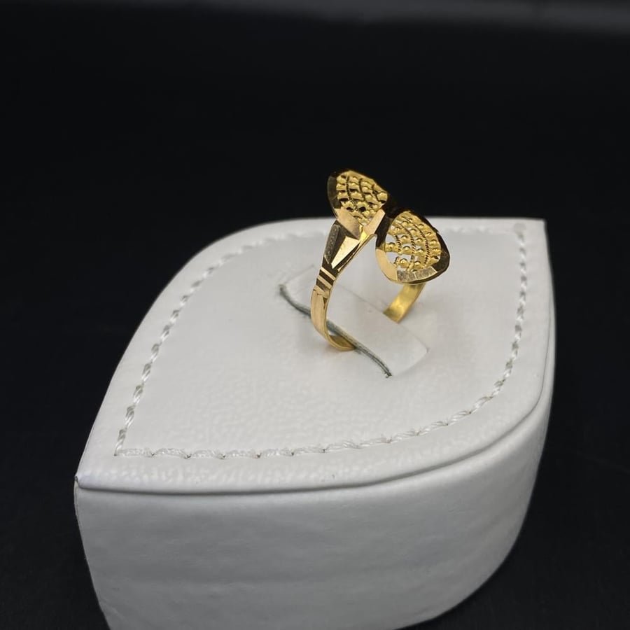 21 karat gold ring, weight 3.00 grams