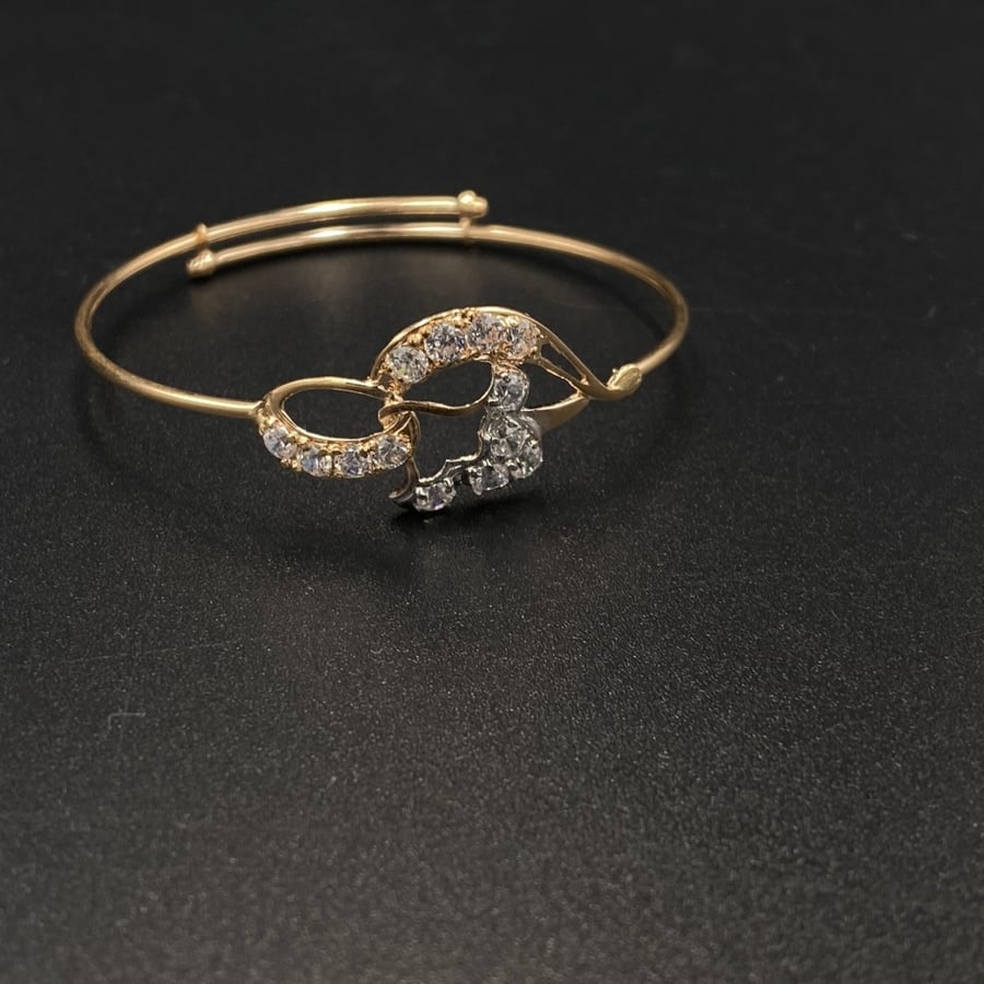 21-karat gold children's bracelet, weight 2.47 grams