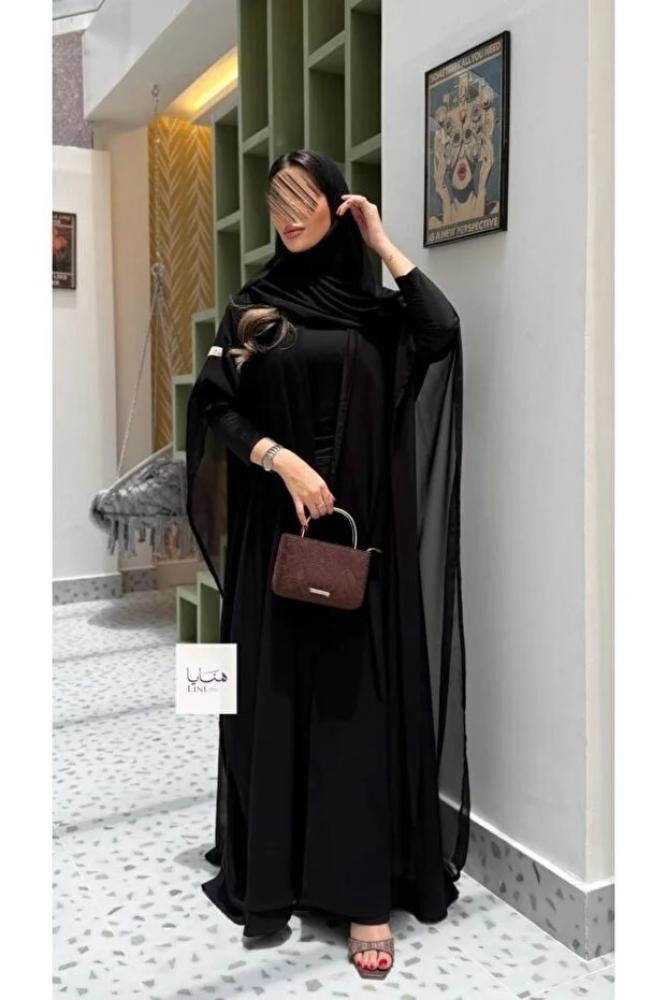 HANAYA LINE عباية نوف بقماش بلاك بيري مع طبقه شيفون قصه فراشه وكم استريتش