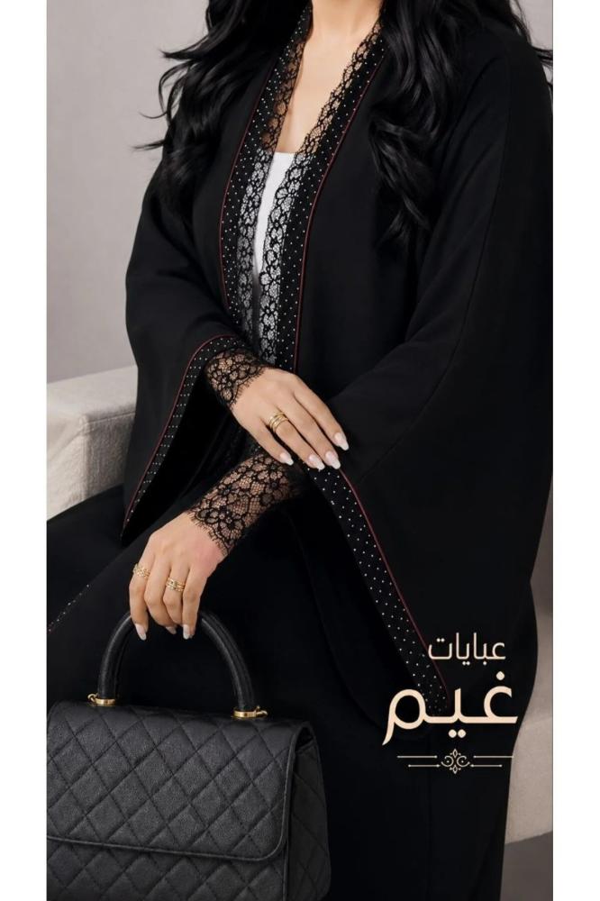 could store عباية تسنيم.نص كلوش.جديدة بكل شي قماشها ملكي حالك السواد خفيف في اللبس وطايح بشكل راقي ..مفاجاءة الصيف