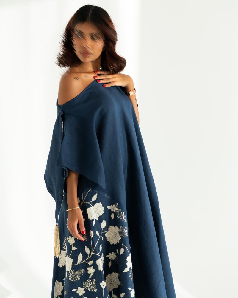 Dark blue thobe with elegant embroidery