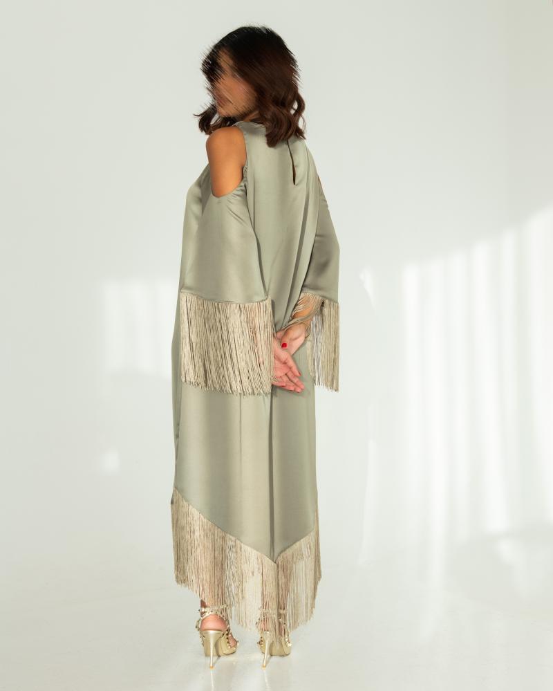 Elegant olive-colored thobe