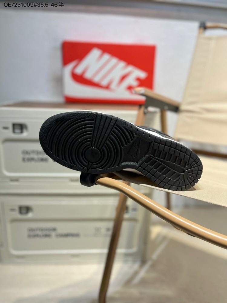 Nike dunk low SE ‘ Just Do It ‘
