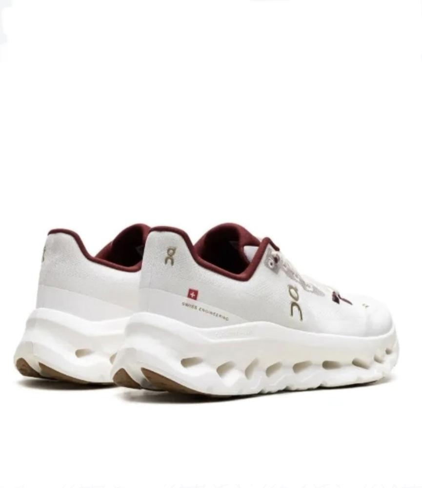Loewe X On Cloudtilt Running