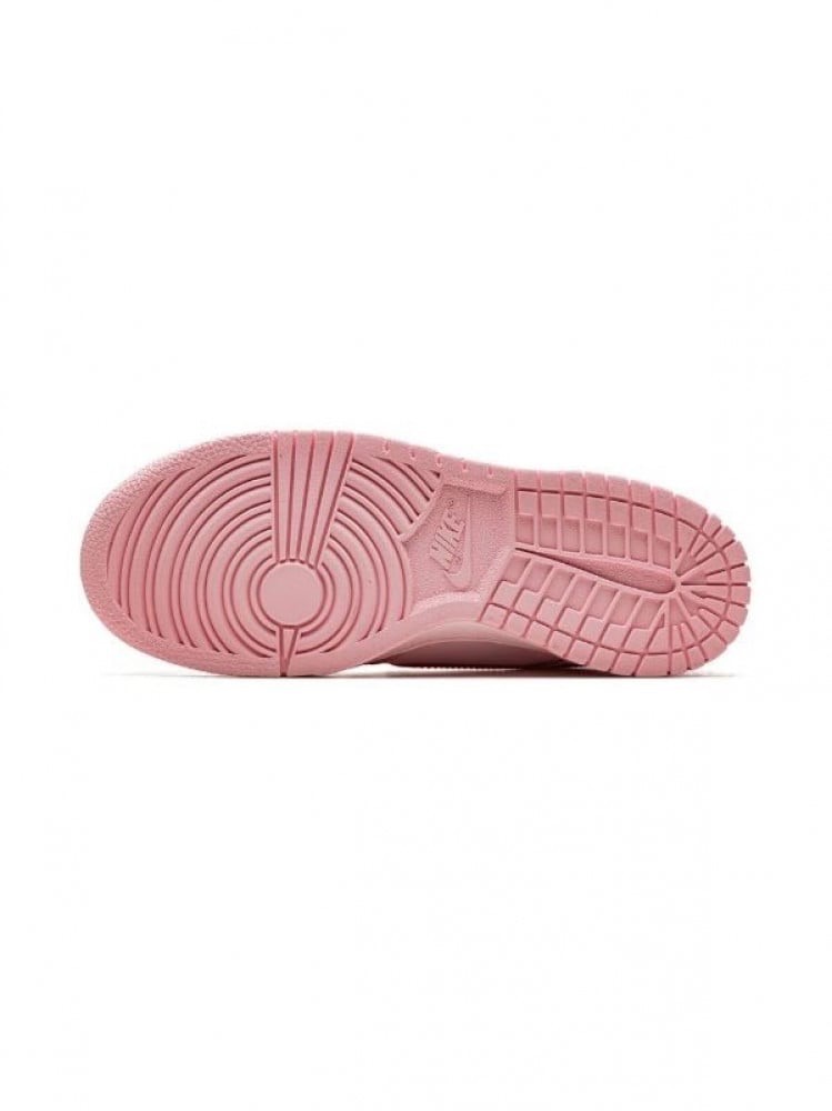 Nike Dunk Low Triple pink