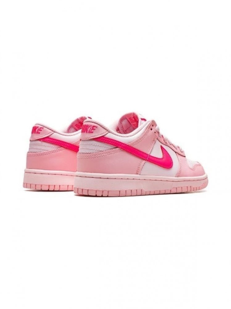 Nike Dunk Low Triple pink