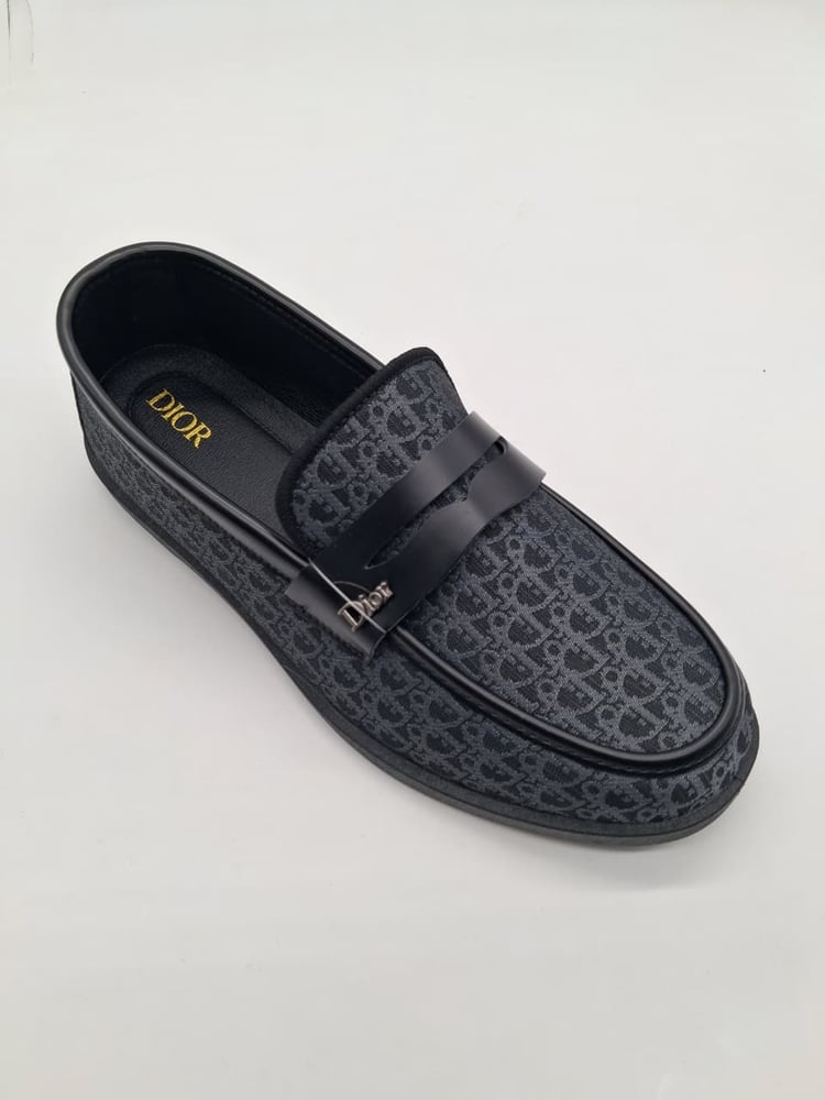 فلات DIOR