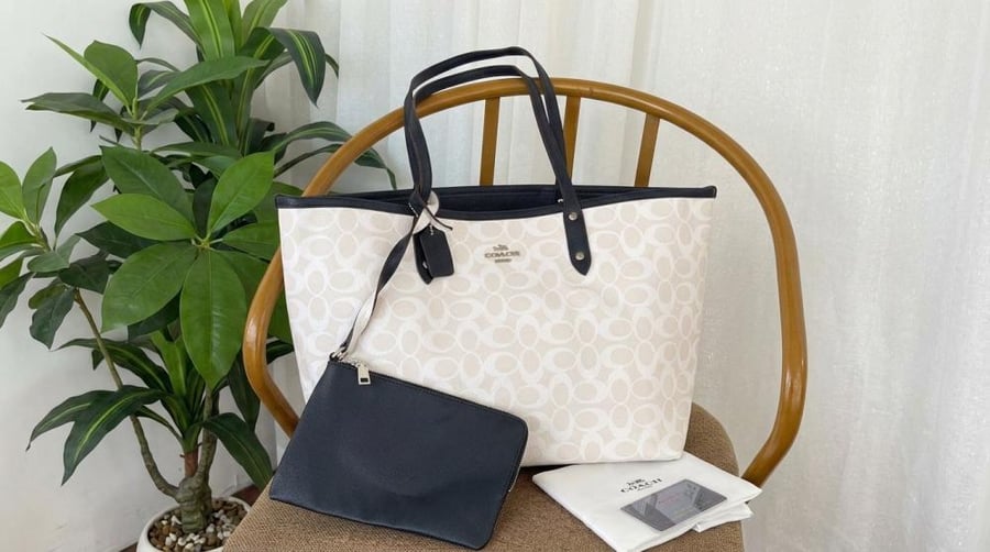 شنطة كتف نسائية كوتش واسعه Coach