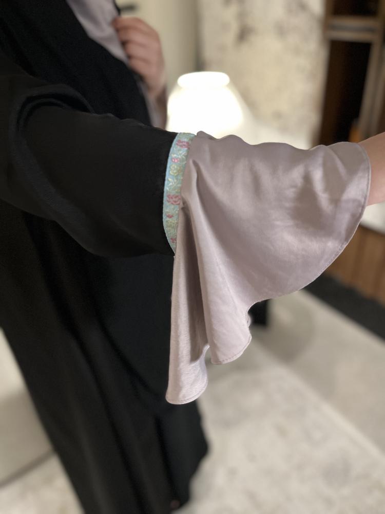 ياسمين اسود