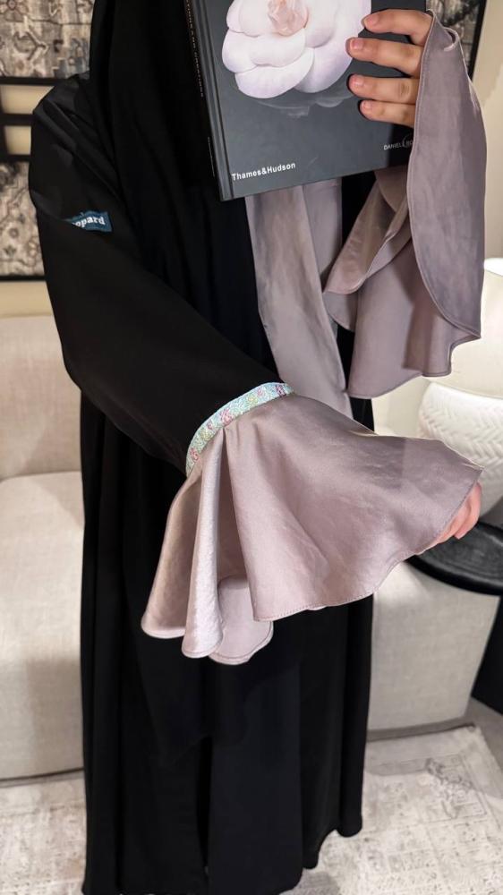 ياسمين اسود