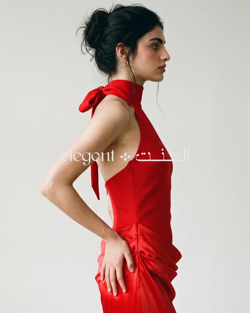 فستان سهرة احمر بربطة رقبة