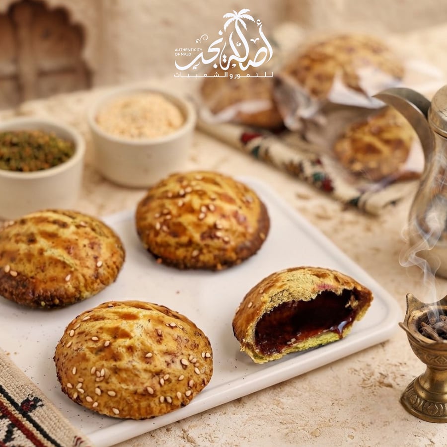 كليجا القصيم بالزعتر وزن الكرتون 1 كيلو
