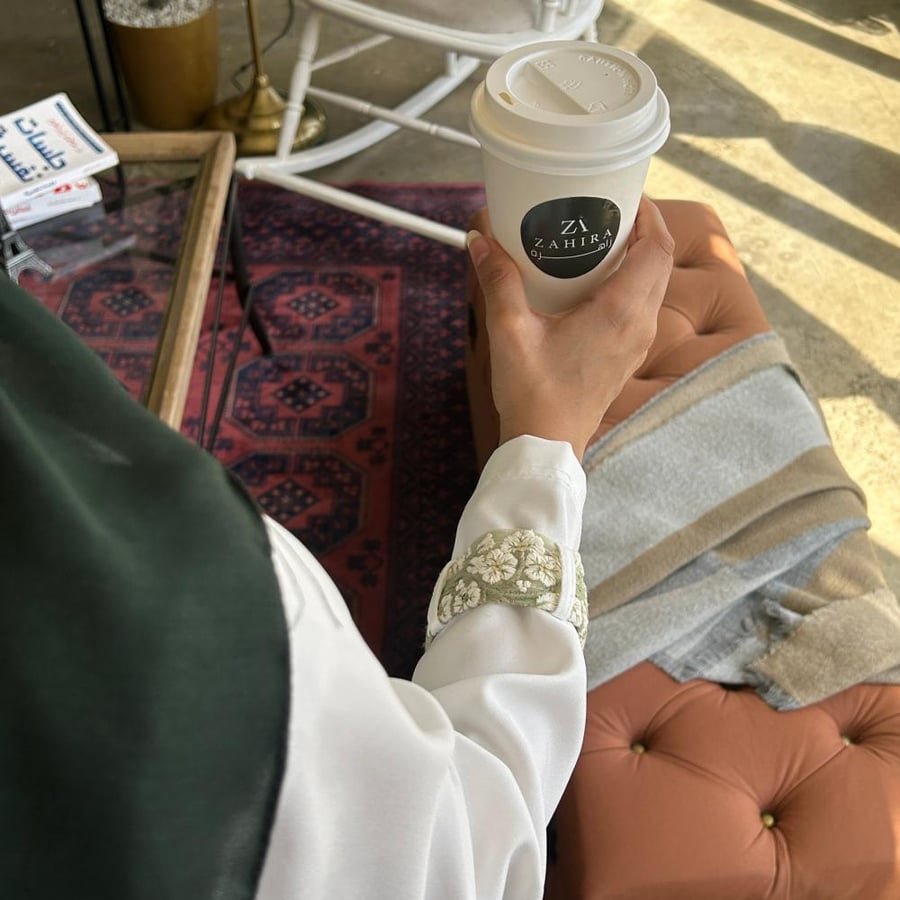 لابكوت بحواف خضراء
