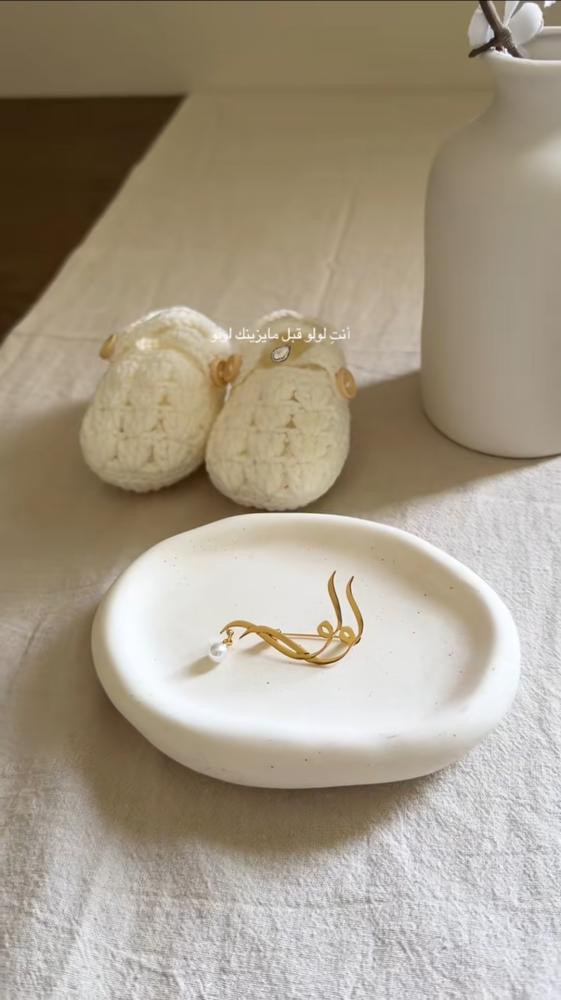 بروش لؤلؤة مع حبة لؤلؤة