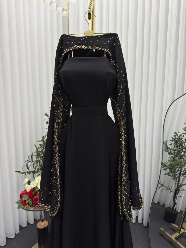 فستان أسود
