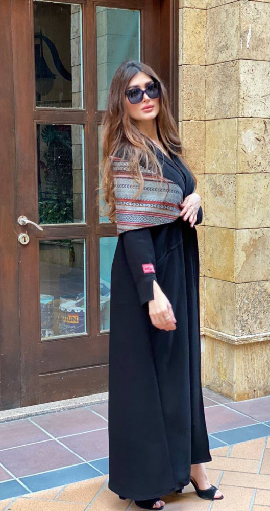 عباية سكارف