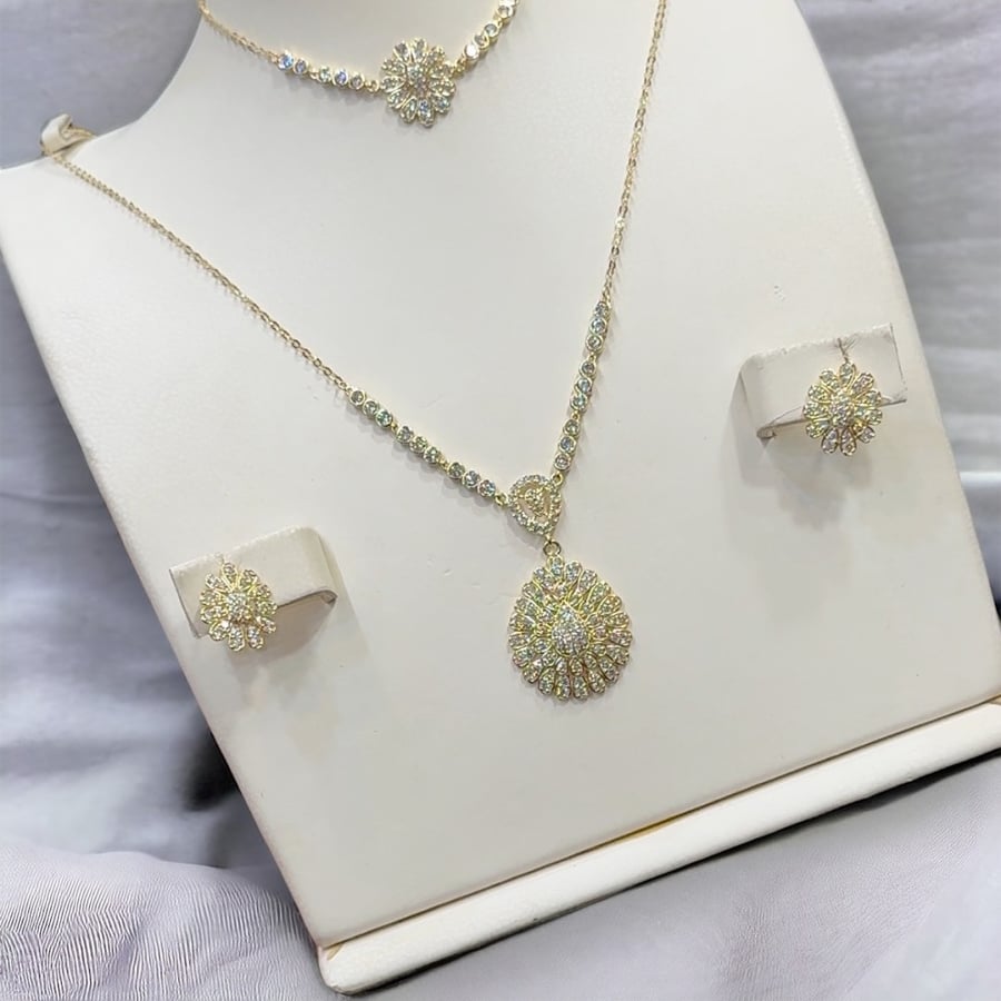 طقم تصميم الماس 18k
