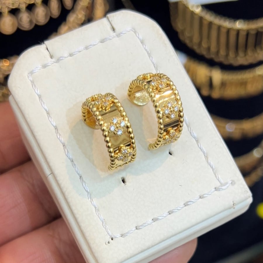 حلق عيار 18