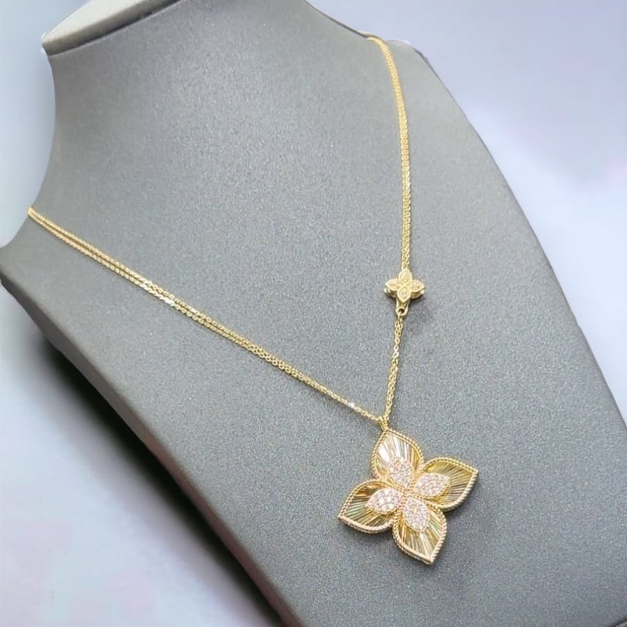 Roberto's 18k gold necklace