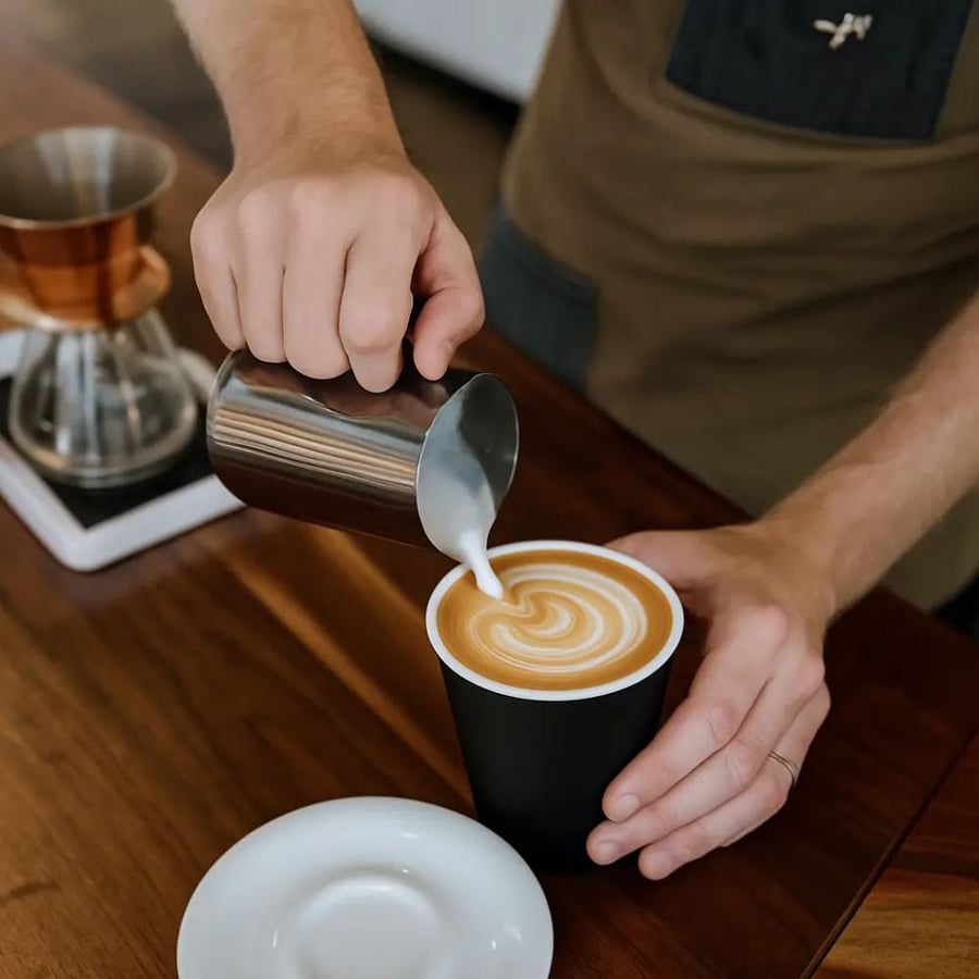 كوب قهوة 8 اونص اسود ورق ابيض طبقة واحدة 1000 حبة