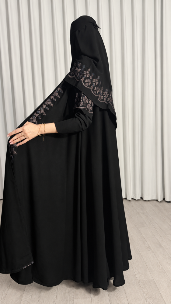 عباية نيرا