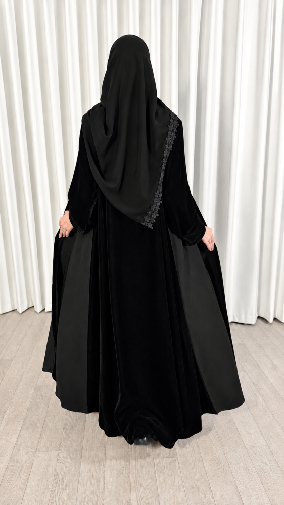 عباية رنا