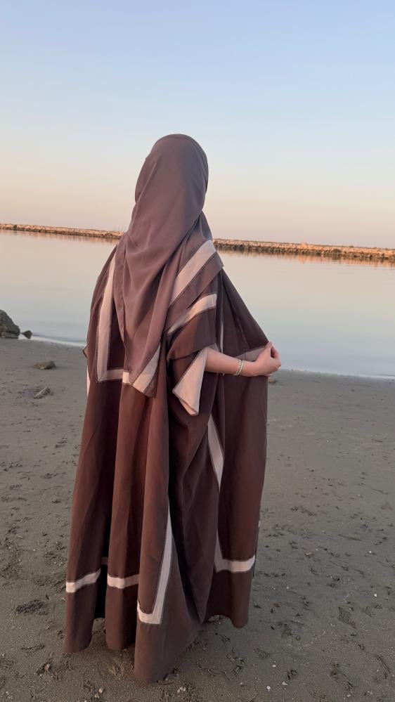 عباية نيروز بألوانها