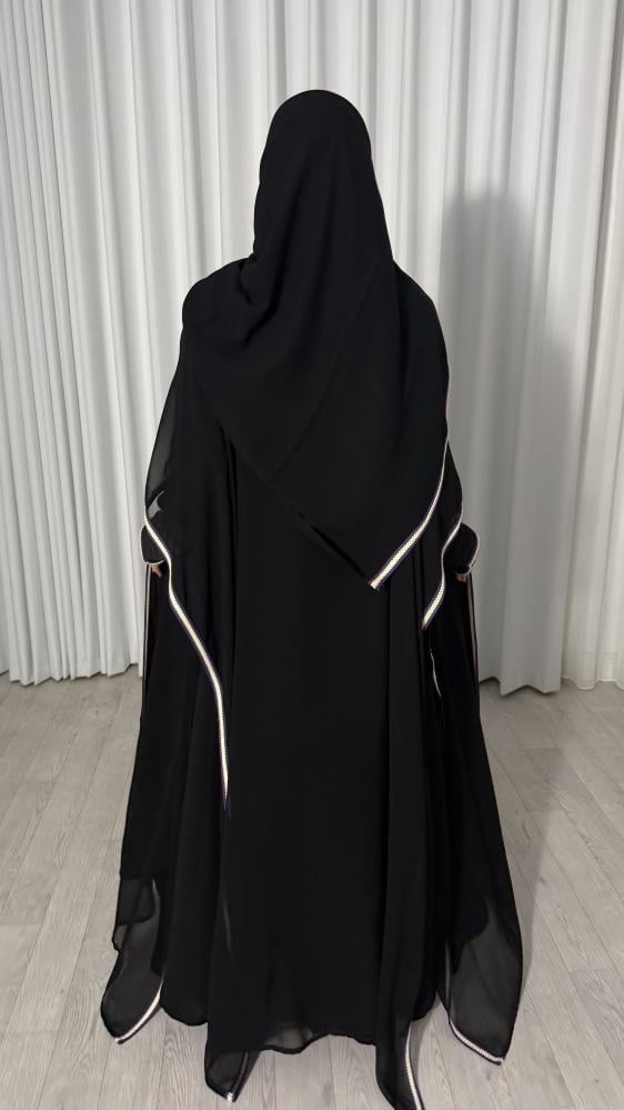 عباية مرام بألوانها