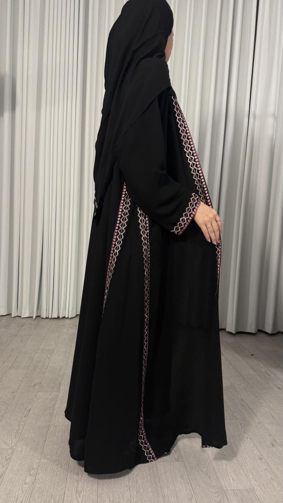 عباية تاليا بألوانها