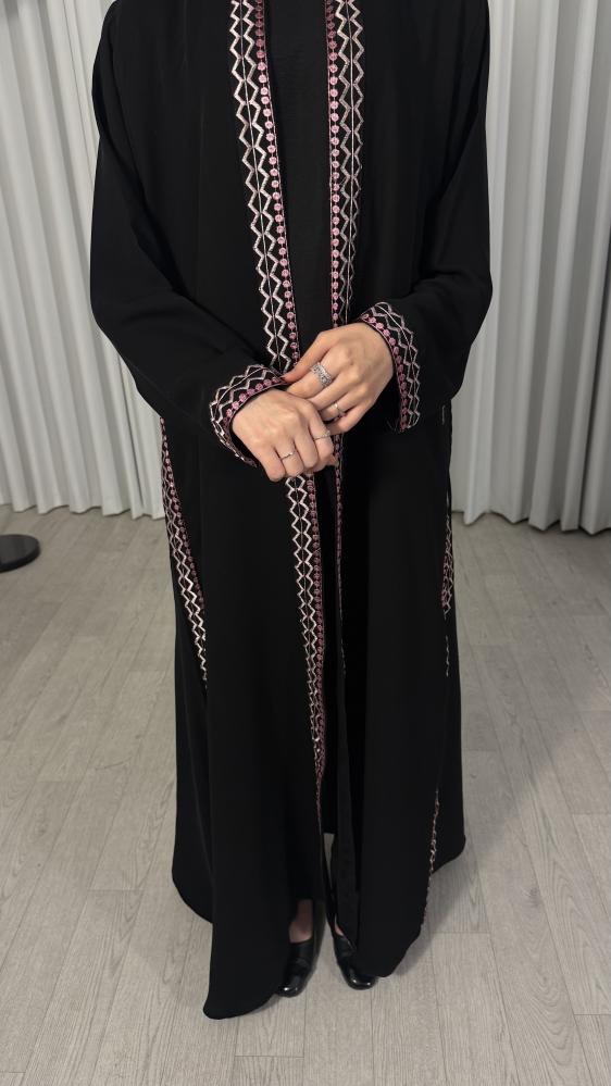 عباية تاليا بألوانها