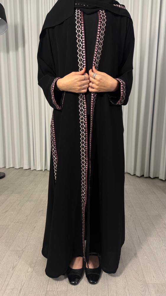 عباية تاليا بألوانها