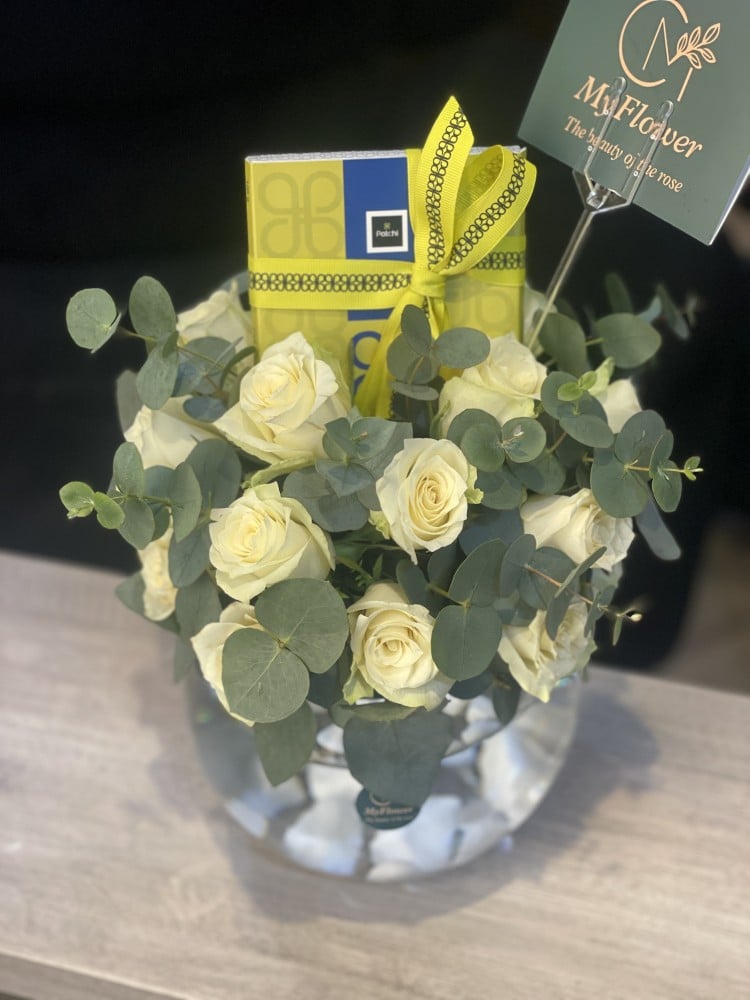 فازة سمك 20 ورده جوري+ شوكولاته