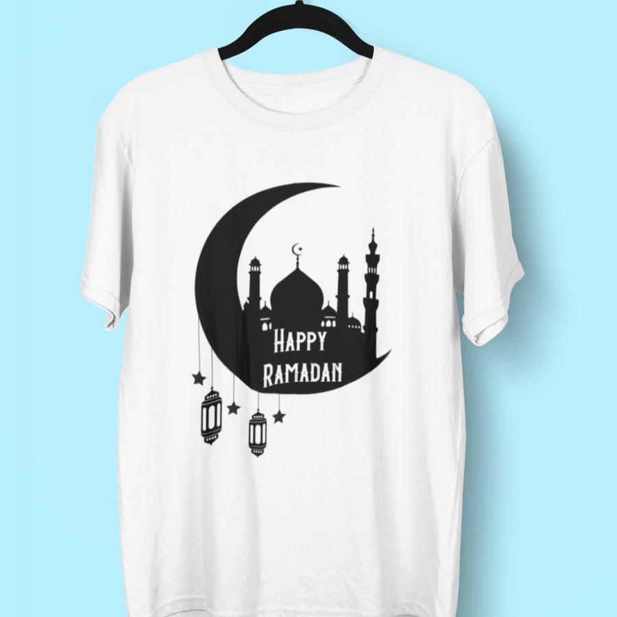 تيشرت Happy Ramadan- للجنسين
