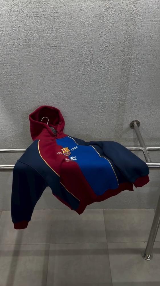 بلوفر برشلونة