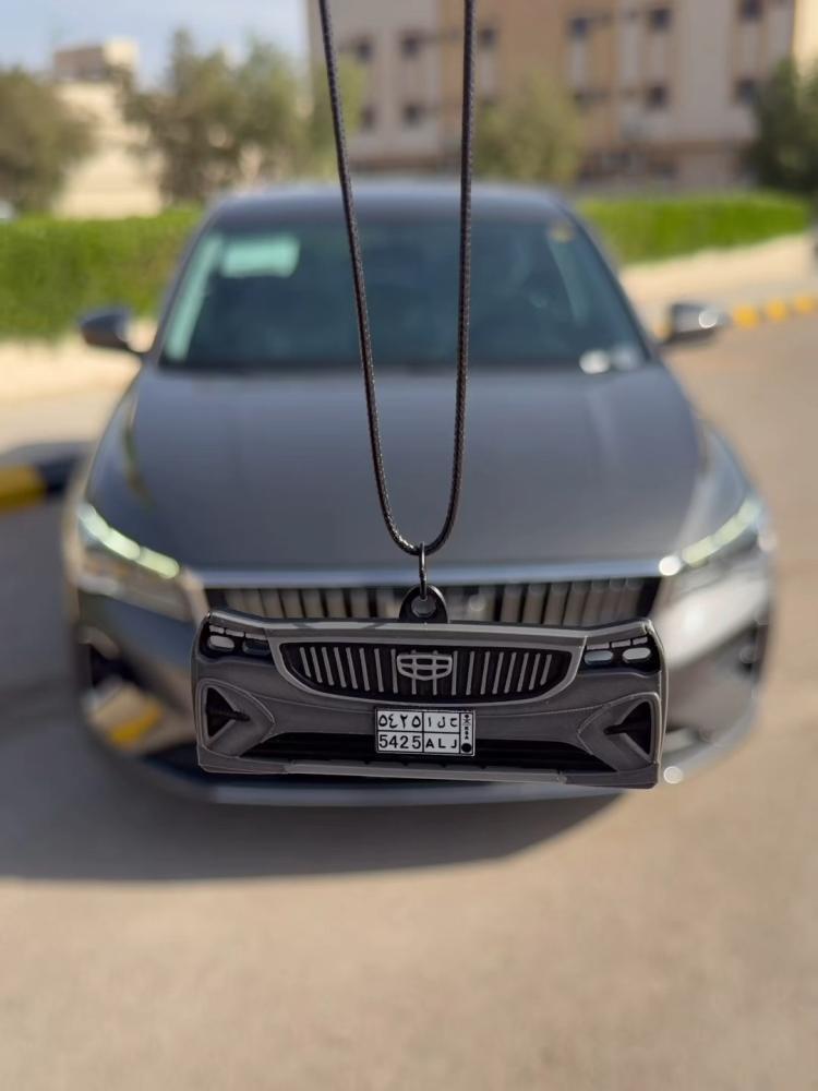 تعليقة سيارة صمم واجهة سيارتك