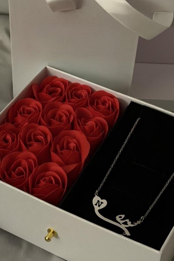 سلسال اسم وحرف مطلي ذهب