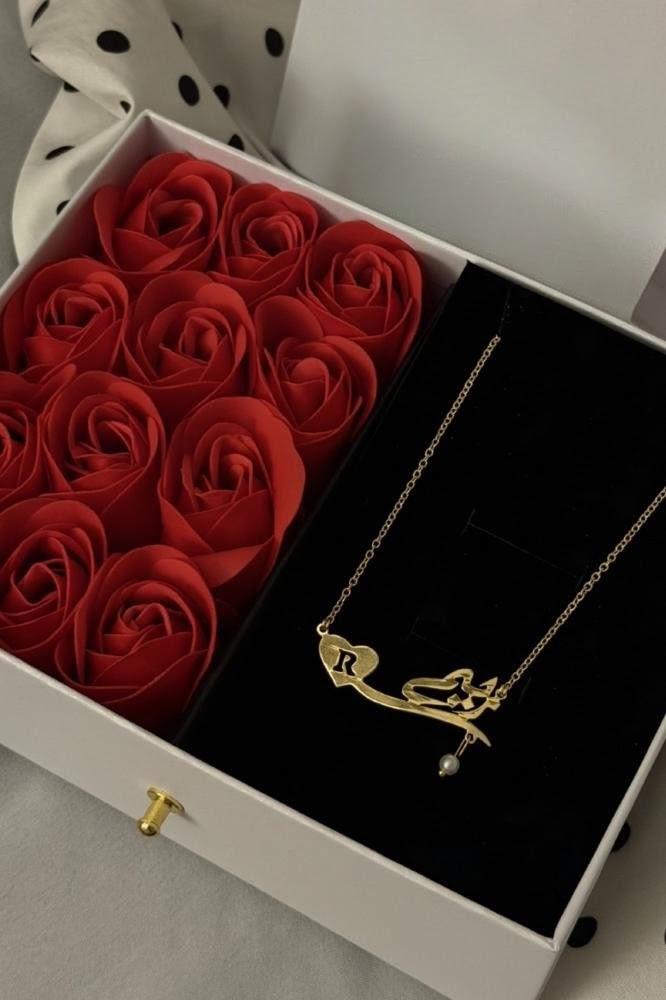 سلسال اسم وحرف مطلي ذهب